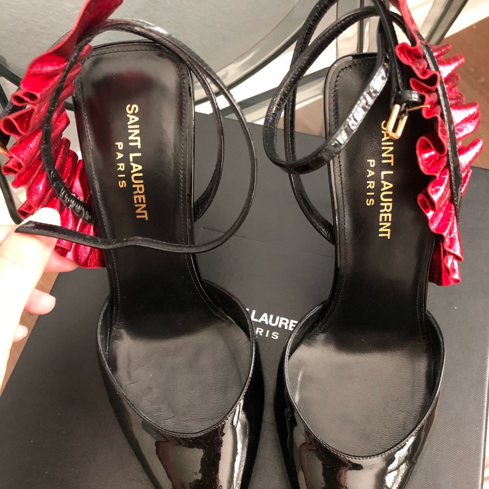 Saint Laurent Black patent heels